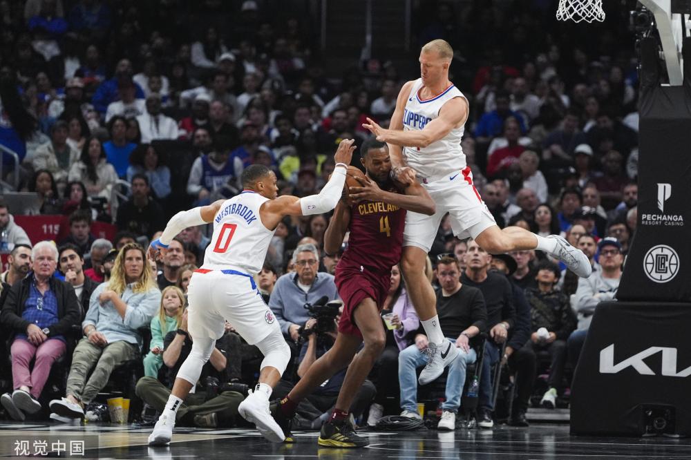 着极大的压 着极大的压